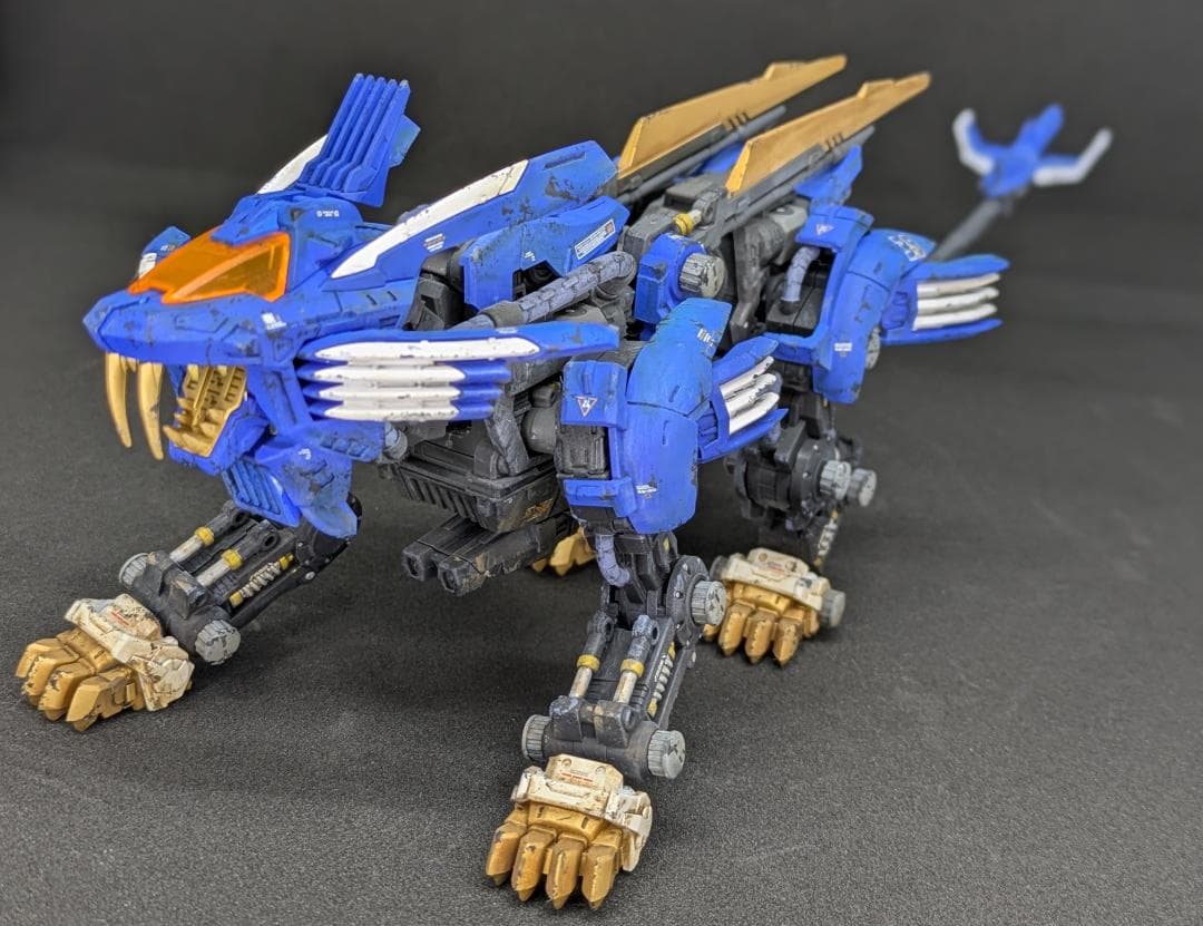 ゾイド　リアライズモデル RMZ-001　ブレードライガー　塗装済み完成品