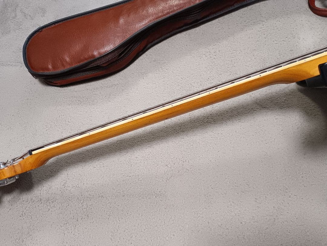 【メンテナンス済み 交換部品多数】Kawai カワイ エレキベース ケース付き