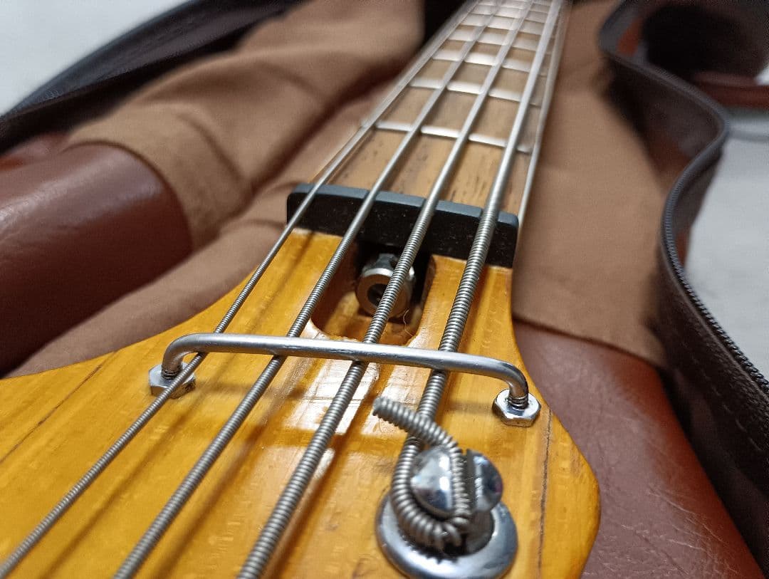 【メンテナンス済み 交換部品多数】Kawai カワイ エレキベース ケース付き