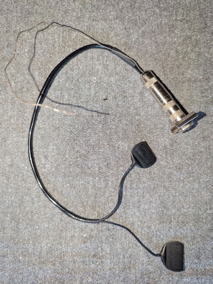 Fishman BP-100 アコースティックベースピックアップ