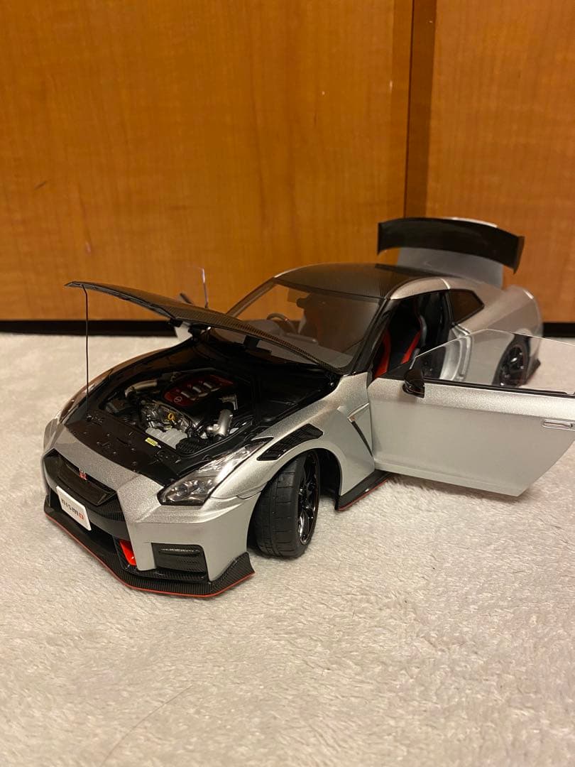 ミニカー AUTO ART GT-R nismo 18/1