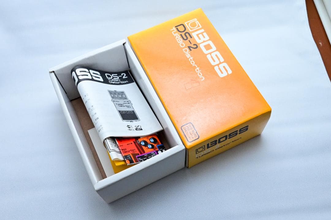 BOSS DS-2 Turbo Distortion 箱あり、取説あり