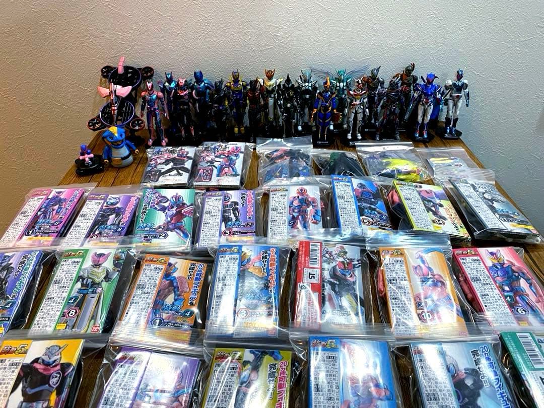 【仮面ライダー】装動 仮面ライダーリバイス セット