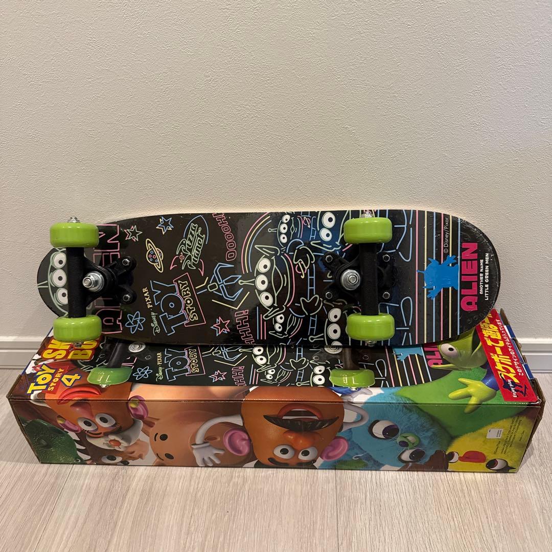 Disney・PIXAR TOY STORY4 SKATE BOARD