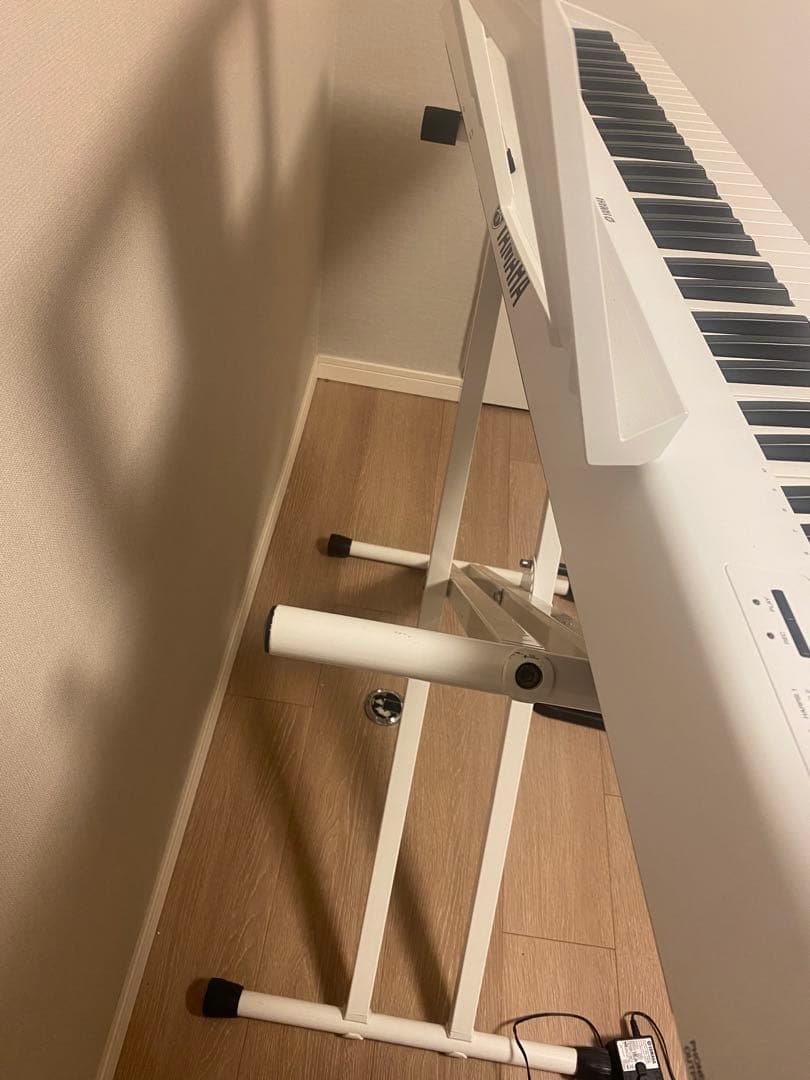 電子ピアノYAMAHA P-45WH鍵盤：88鍵（GHS鍵盤）　ペダル付き