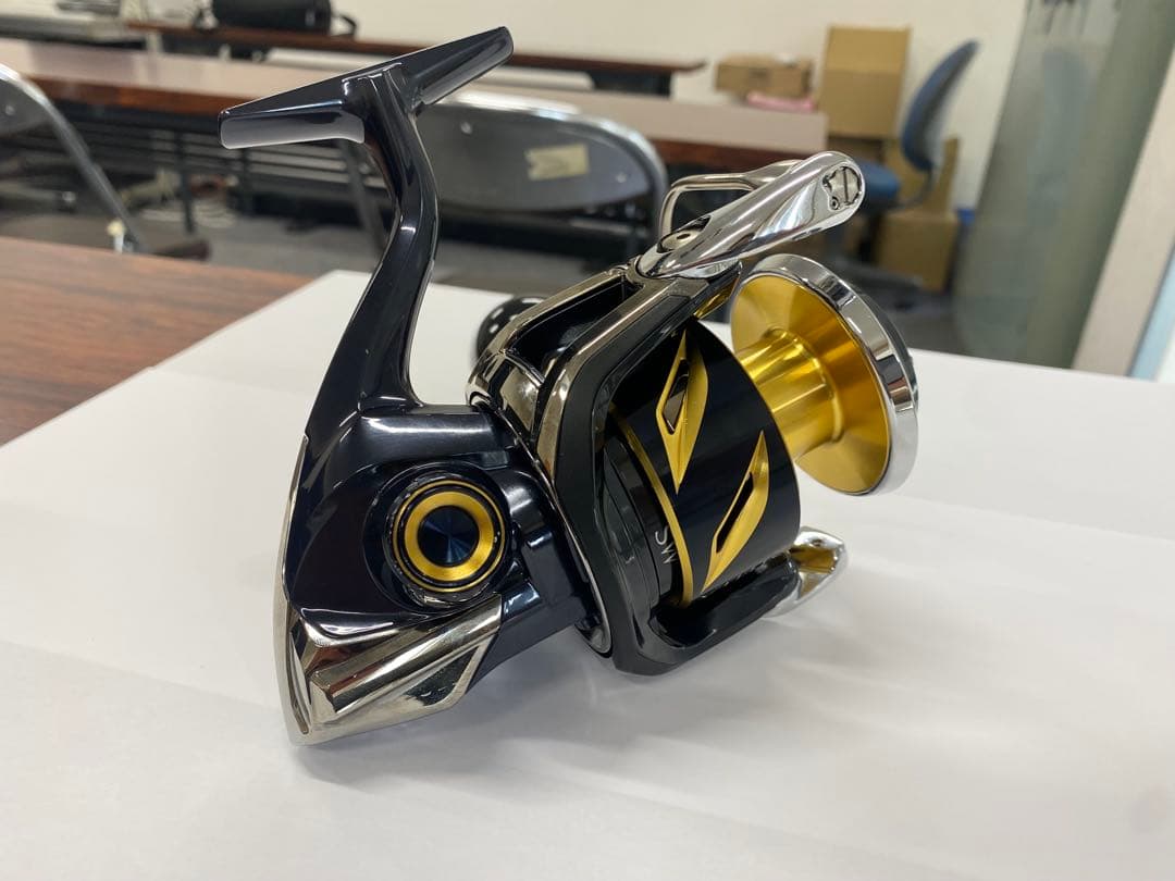 美品！シマノ　19ステラSW8000HGスピニングリール