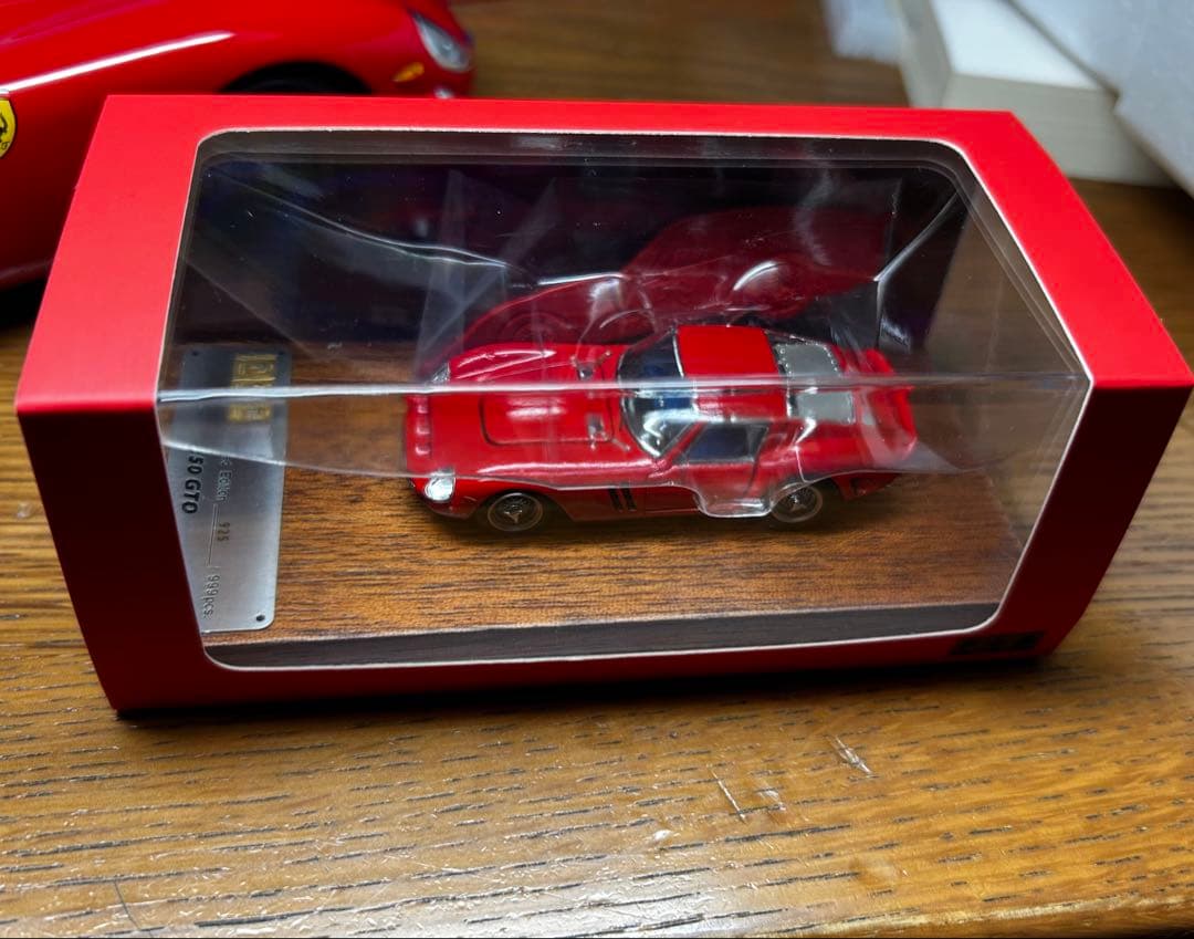 PGM 1/64 フェラーリ Ferrari 250 GTO フェラーリ 赤