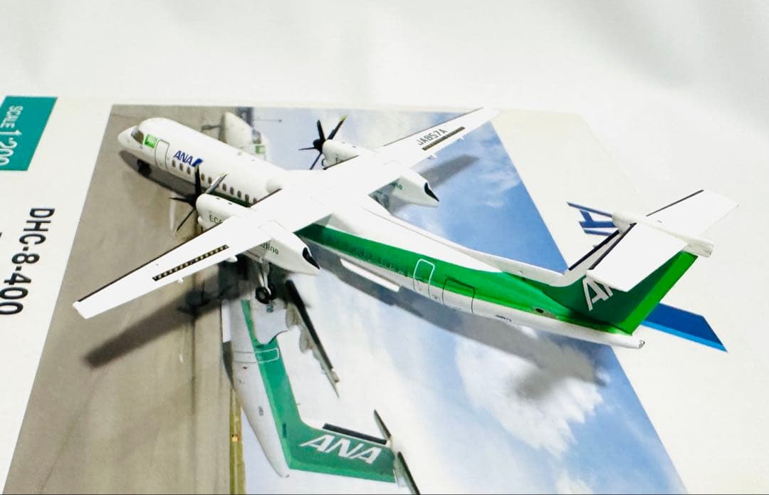 全日空商事 1/200 ANA DHC-8-400 Eco Bon