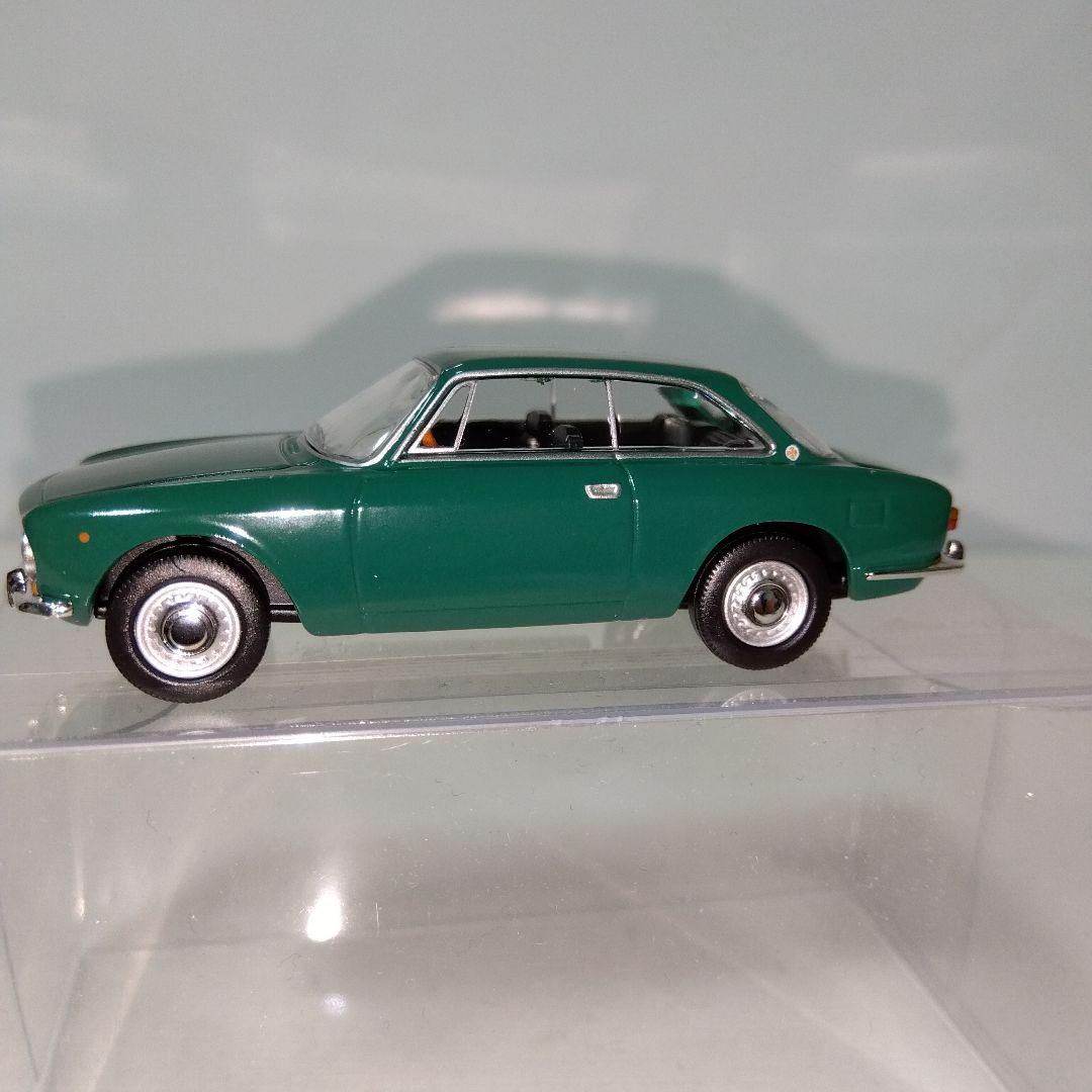 TOMICA アルファロメオ 1750 GTV 緑