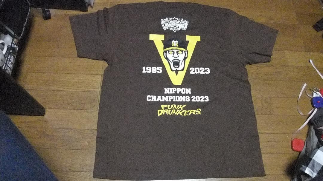 未使用 阪神タイガース XL パンクドランカーズ Tシャツ 優勝 虎 茶系 半袖
