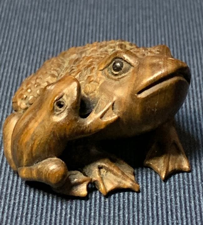 蛙根付  蛙 骨董 カエル 置物 縁起物  レトロ アンティーク　銘あり