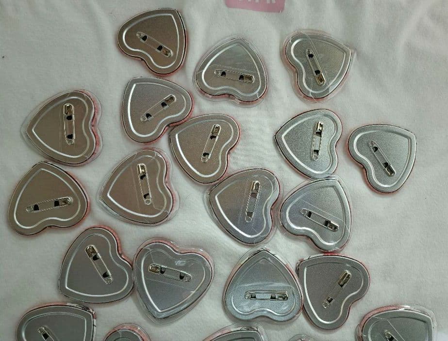 すとぷり　莉犬　缶バッチ　ハナミライ　7周年　ハートの缶バッチ