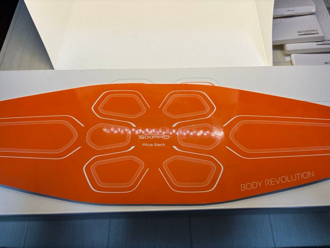 【極上美品】アブズベルト 新品パッド付　SIXPAD