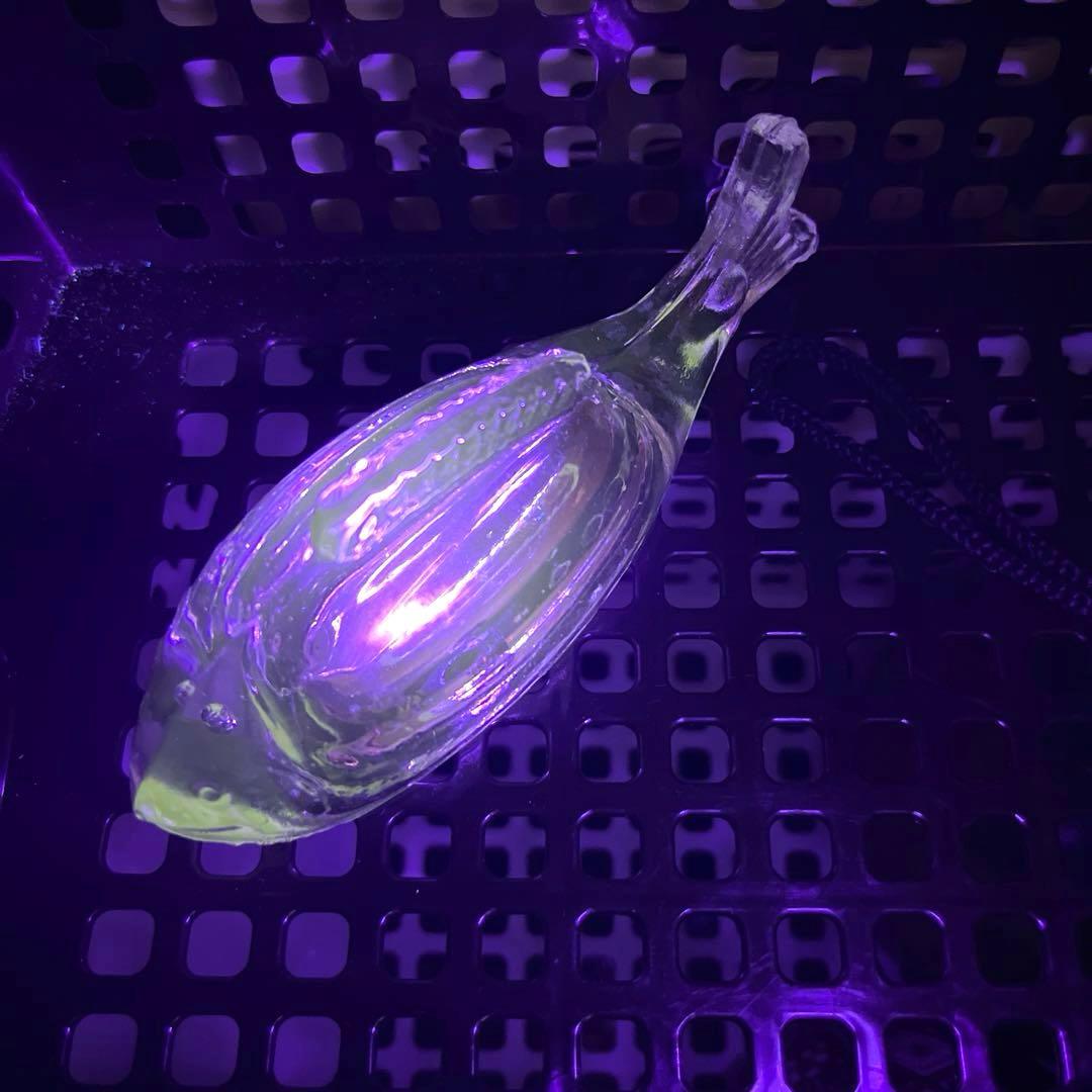 骨董　時代ガラス　珍品　魚型プレス　金平糖瓶？　文鎮？　用途不明　ウランガラス