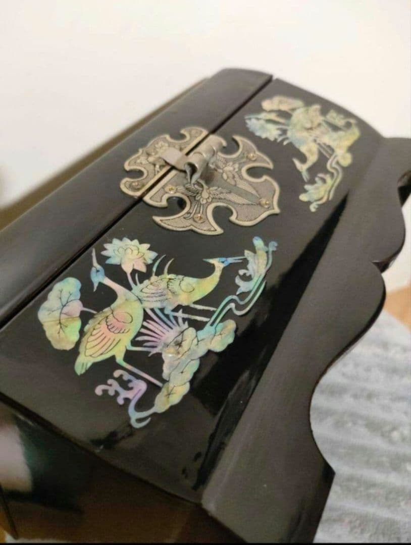 【高級】螺鈿と黒漆◇ 宝石箱 ◇小物入れ◇鏡＆オルゴール付き【貝細工】