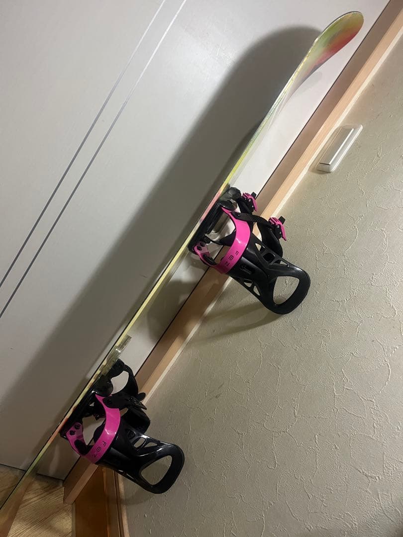 未使用に近い！初中級者向け！ターン、グラトリのしやすいボード！ 143cm