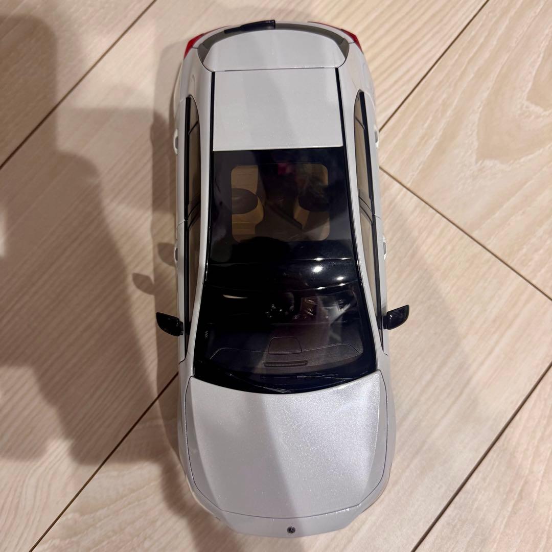 ノレブ 1/18 メルセデス Aクラス W177 純正特注 デジタル白