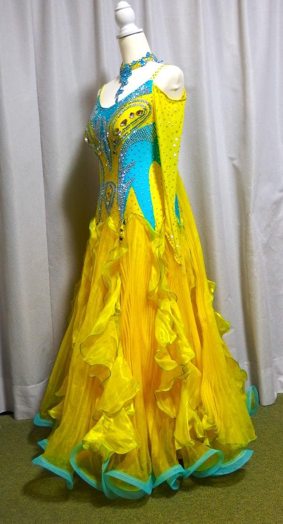 ICHIOKUイチオクの社交ダンス衣装『黄色のドレス』