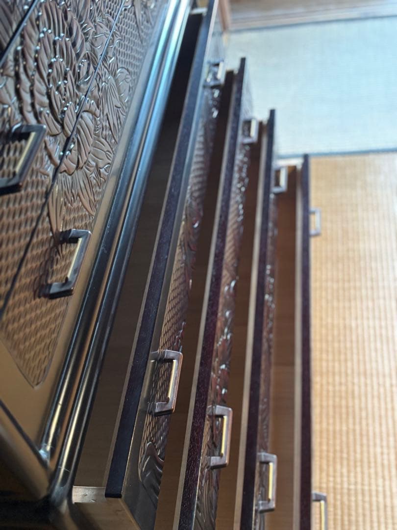 鎌倉彫　桐箪笥