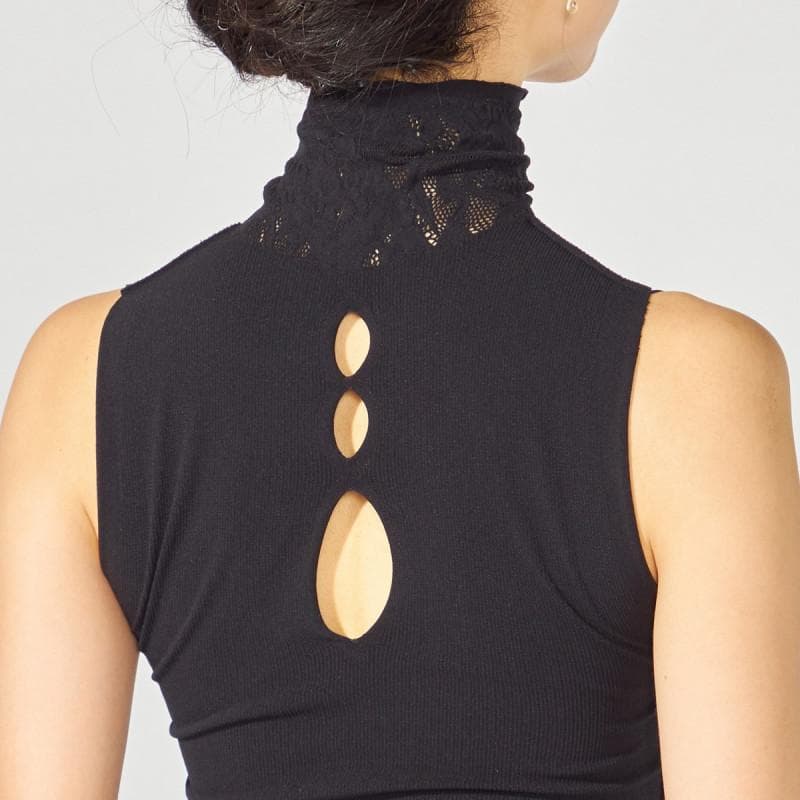 チャコット　ノーソーイングニット　カップ付きハイネックニットトップ