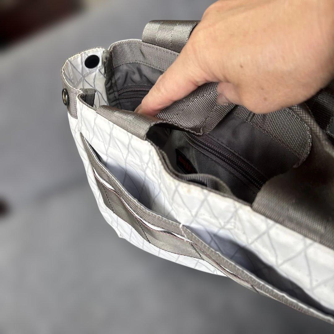 限定品　BRIEFING キルティングバッグ ホワイト