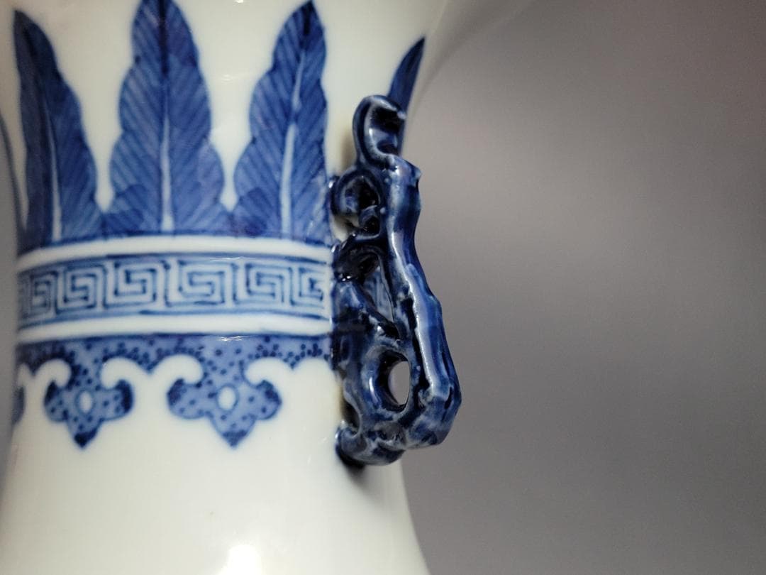 染付 吉祥 龍紋 両耳花瓶 「大清乾隆年製」銘 明清時代 高さ約20.8cm