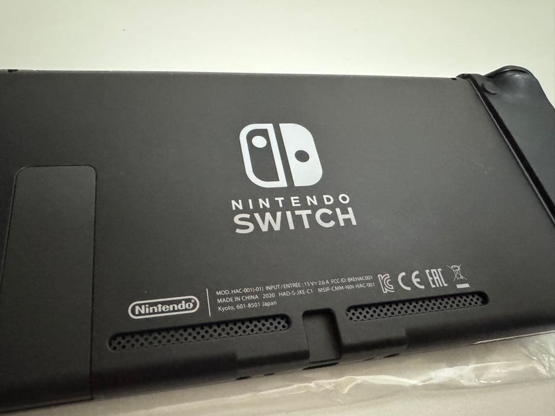 Nintendo Switch 本体グレー シリコンカバー　保護フィルム貼り済み