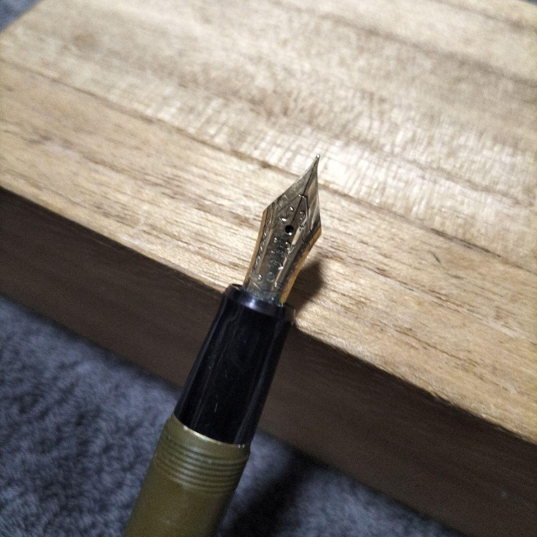 14K PILOT オリーブグリーン 万年筆 金属製