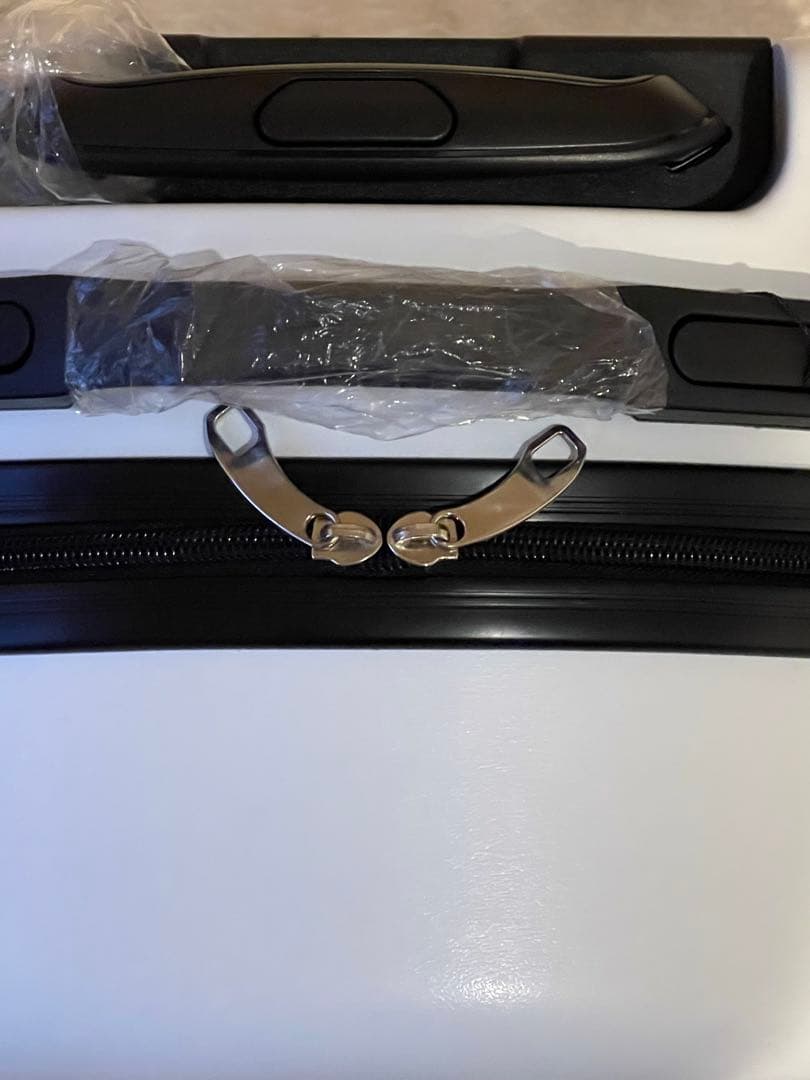 【新品】サンリオキャラクター キャリーケース キティ　クロミ　シナモン　マイメロ