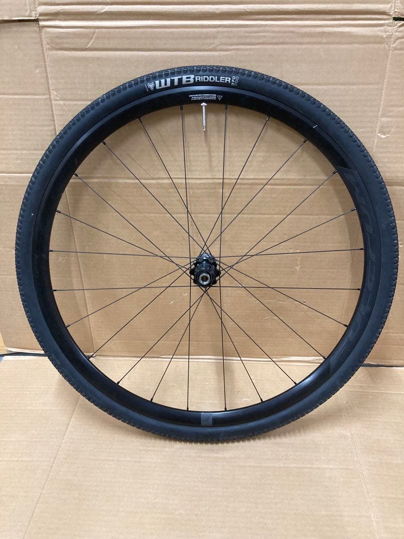 フルクラムレーシング5DB 相当品WTB Raddler700 37Cタイヤ付