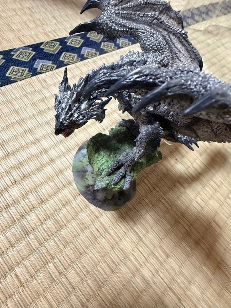 銀火竜リオレウス　クリエイターズモデル　開封済み