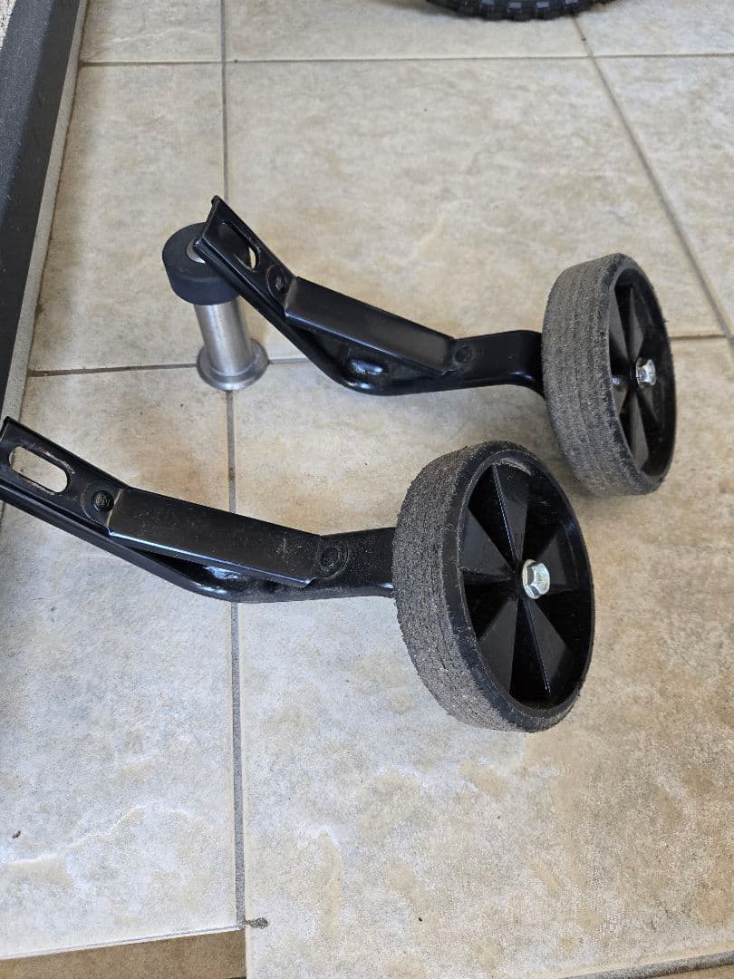 【値下げ】(直接引き渡し希望)ヨツバサイクル 16インチ 幼児用自転車 ネイビー