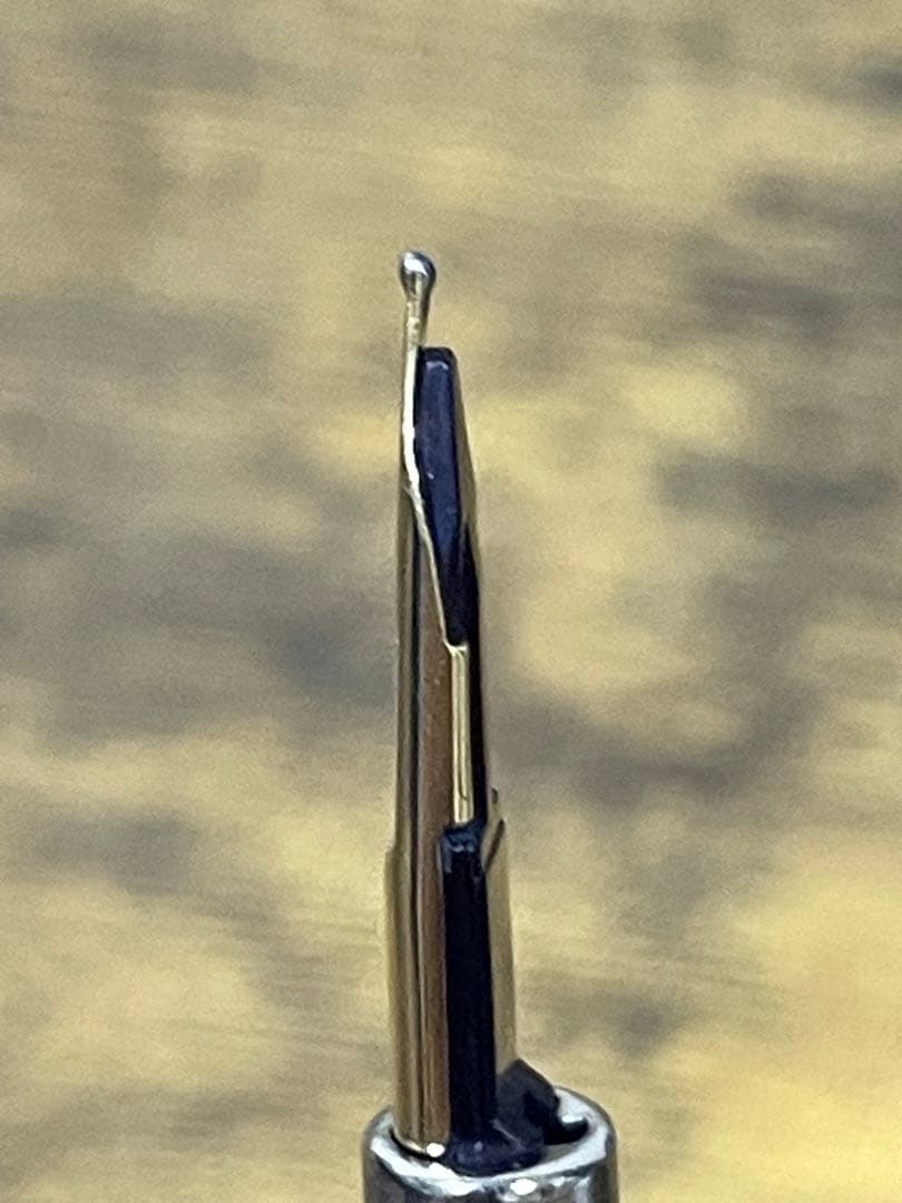 未使用に近い　シール付き　18金　ゴールド　中字　キャップレス　万年筆　備品付き