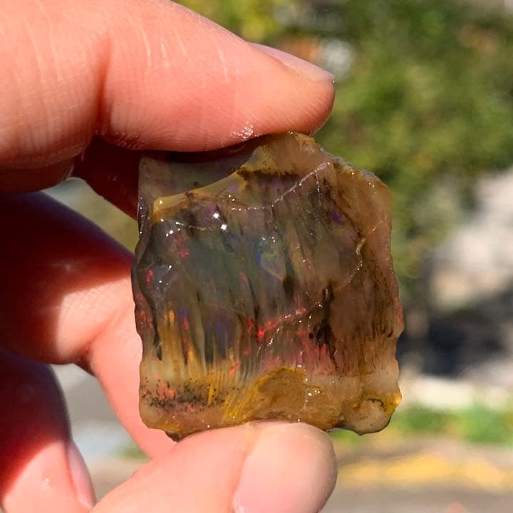 叫びの屋敷！ハロウィンの贈り物によさそうなオパール原石/鉱物標本