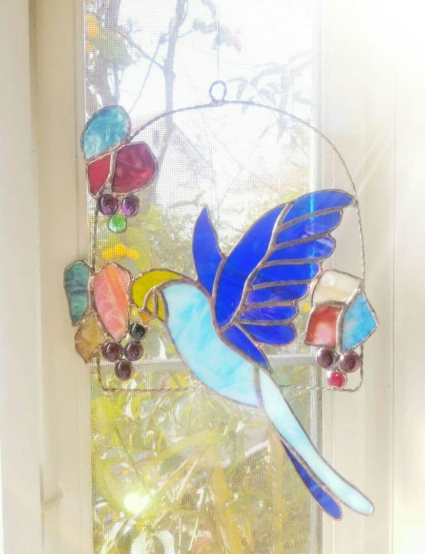 ステンドグラス　青い鳥とブドウのサンキャッチャー