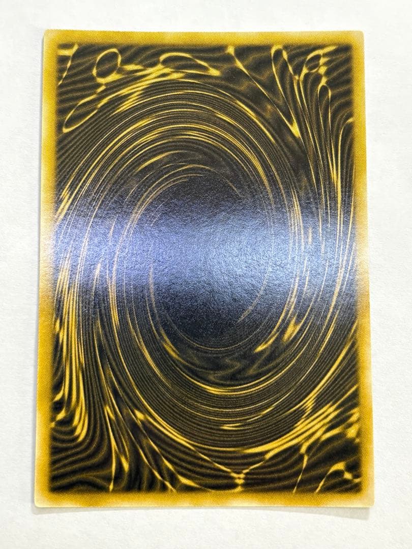 新品みたいです。ラーの翼神竜 シークレットG4-03 遊戯王