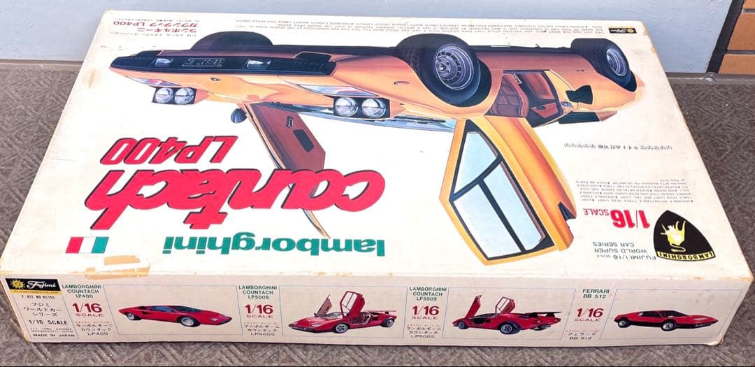 旧　フジミ　カウンタックLP400　1/16　未組立品　開封品