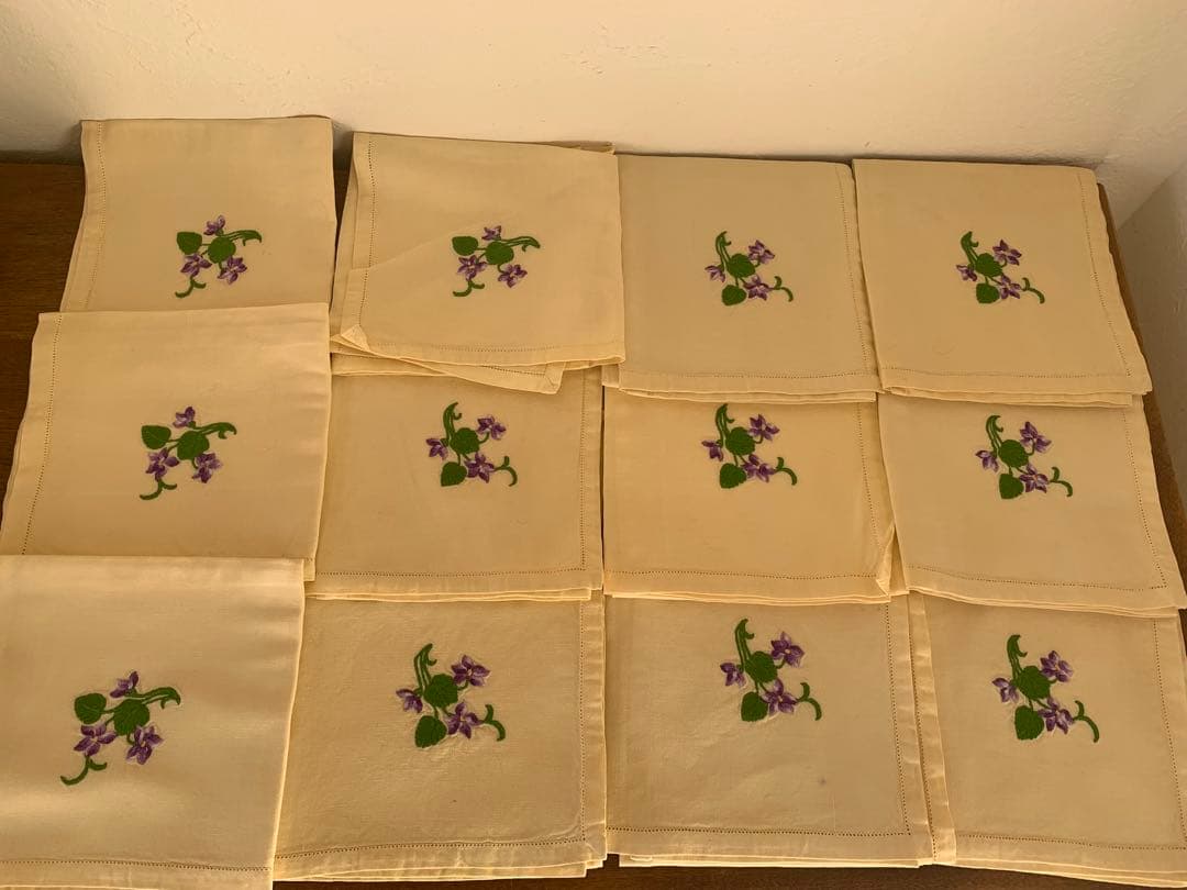 フランス　蚤の市　すみれ　刺繍　クロス　12枚セット
