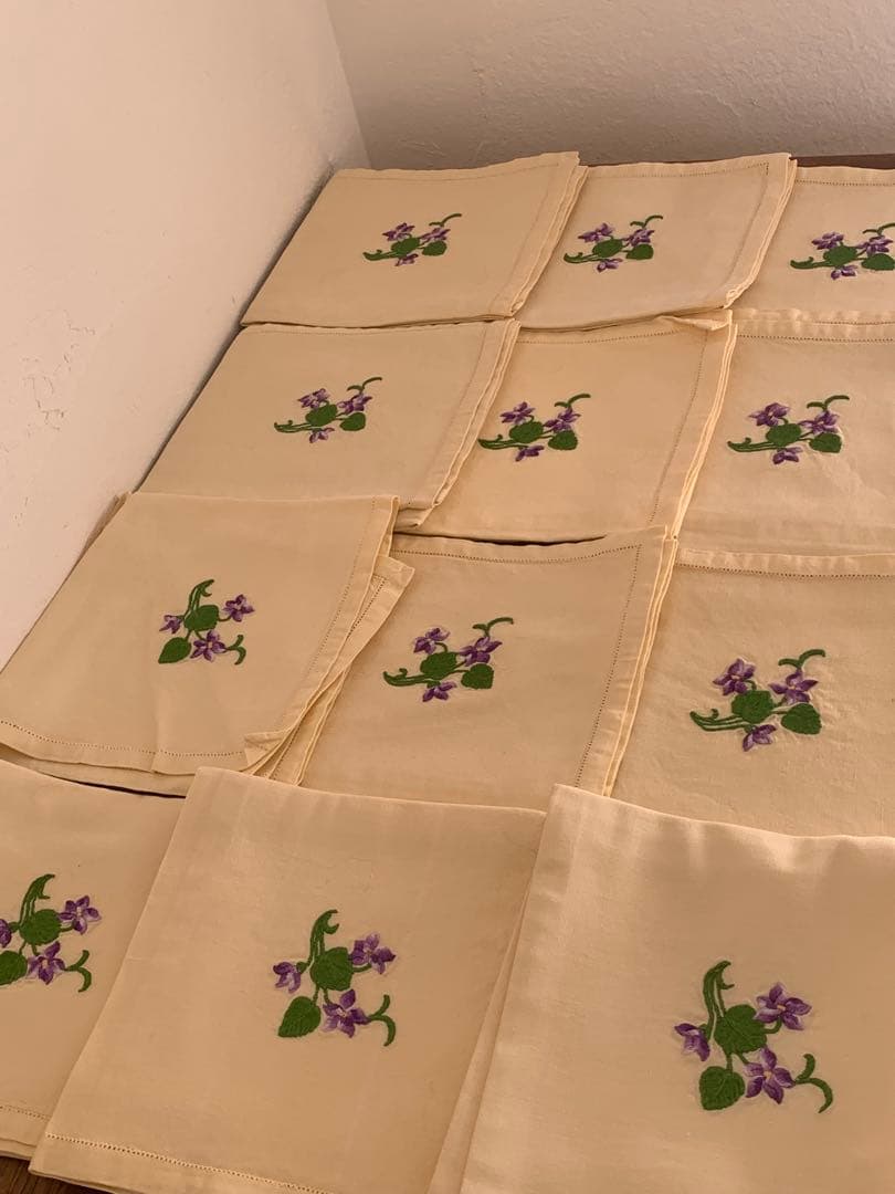 フランス　蚤の市　すみれ　刺繍　クロス　12枚セット