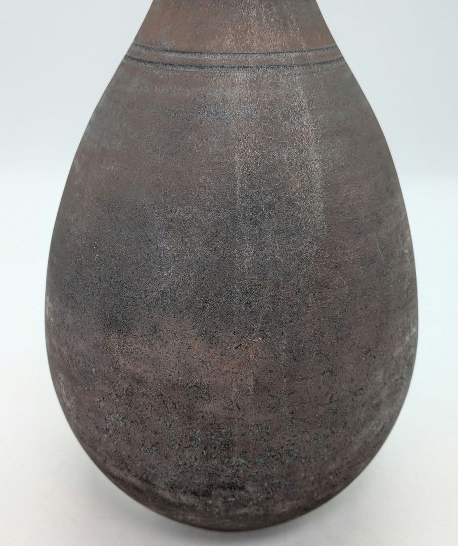 中里重利 唐津焼 黒陶花入 共箱（四方桟組箱） 花器 花瓶 フラワーベース 置物