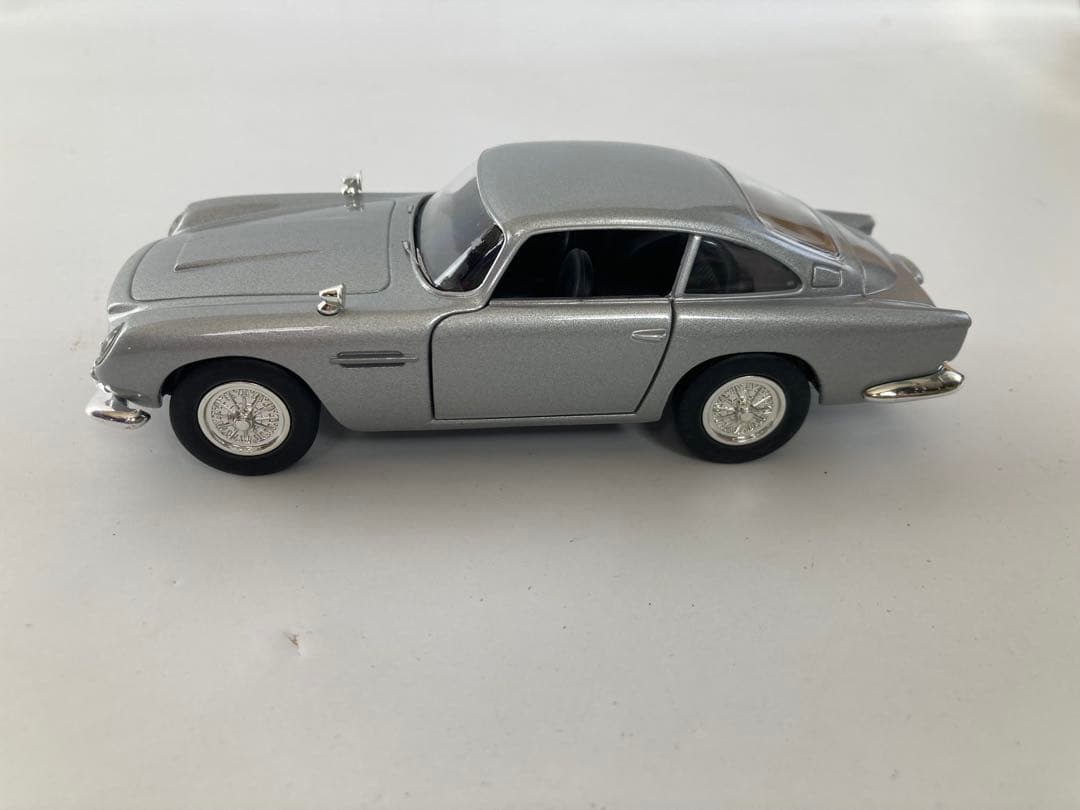 Corgi 007シリーズ ボンドカー 5種ビーグルセット！