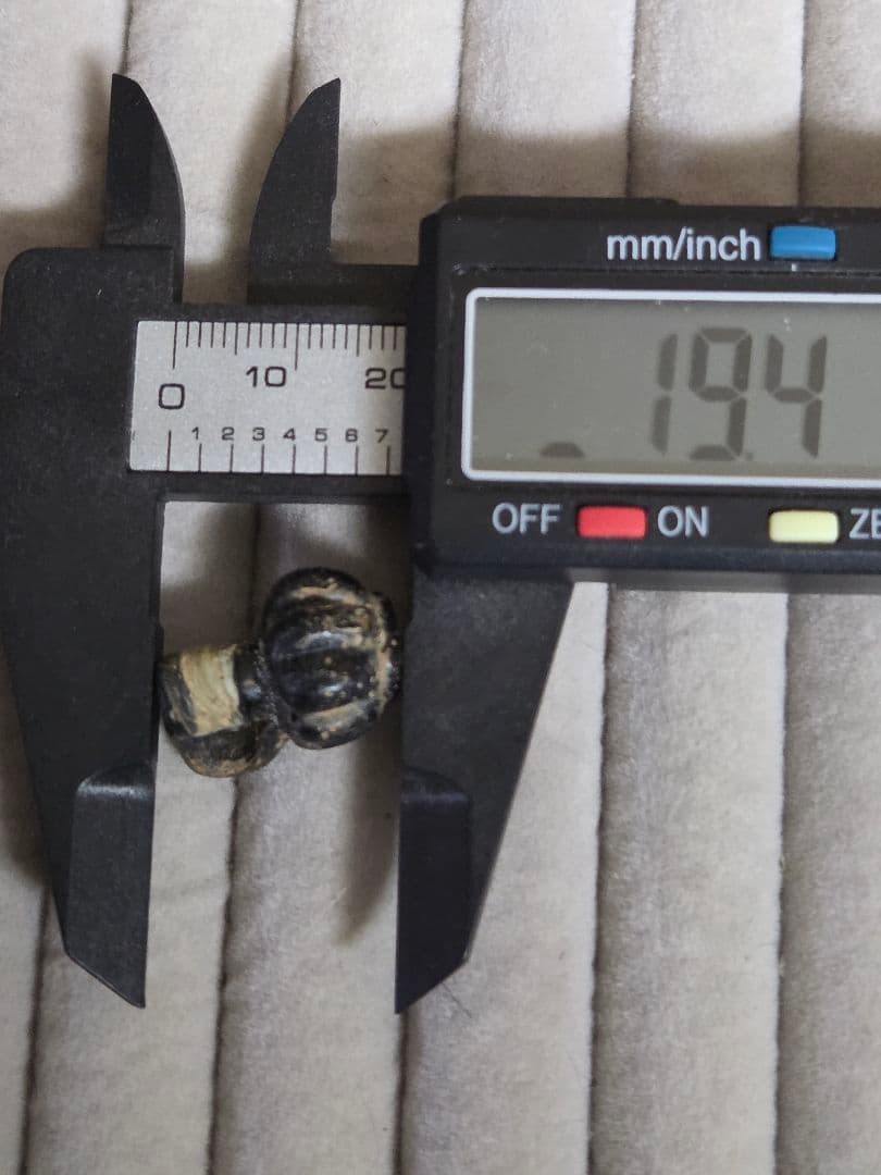 005　ビーズ　トンボ玉　容器玉　小さなガラス壺