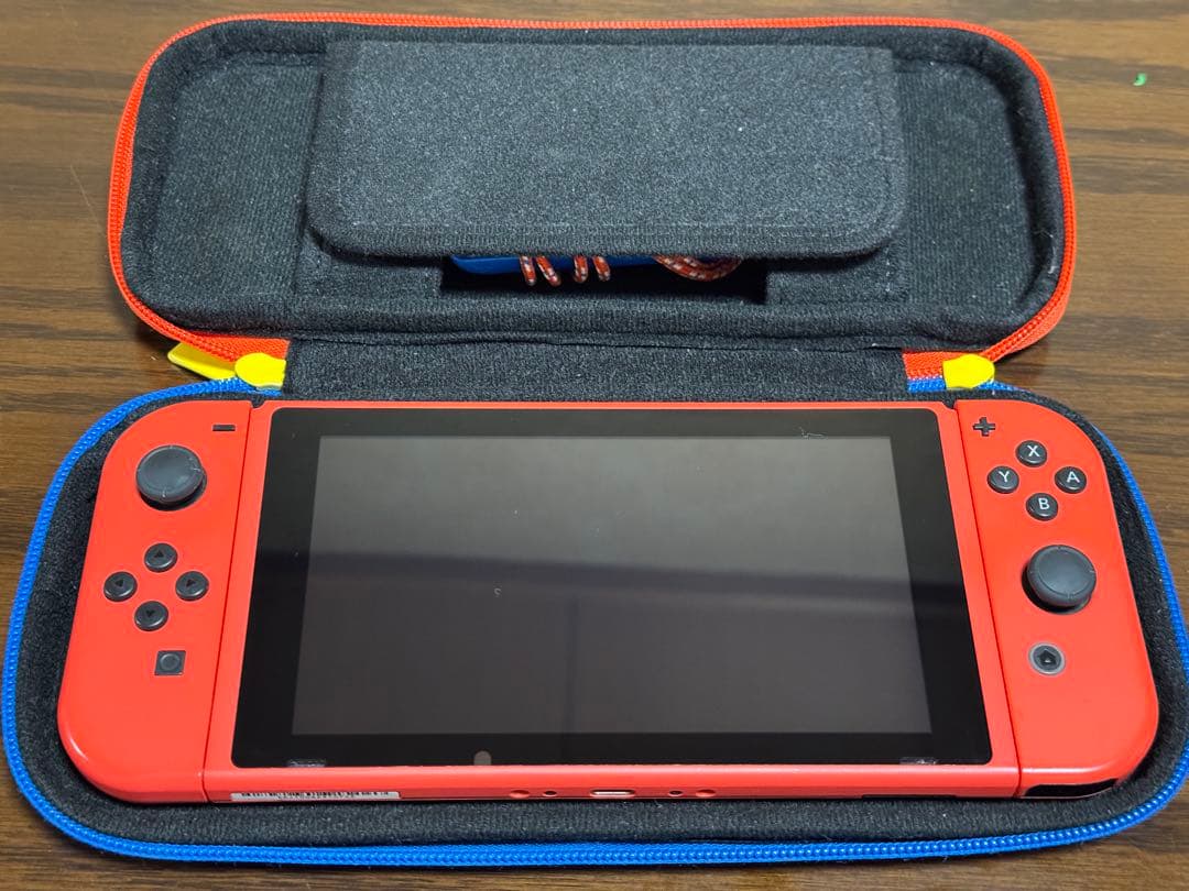 お得‼️コントローラー ➕本体Switch マリオレッド×ブルー