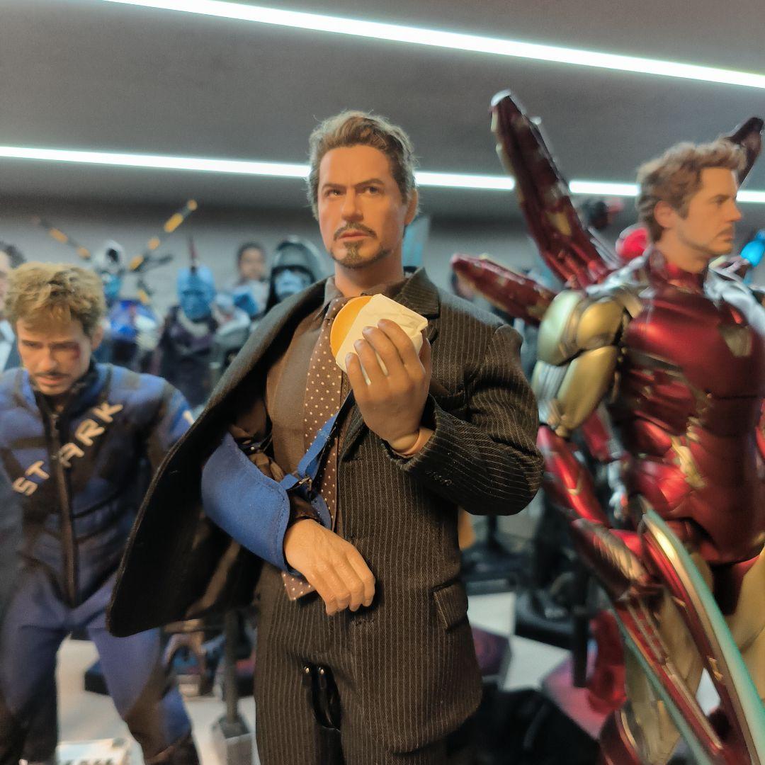 トニー・スターク フィギュア ハンバーガー付き