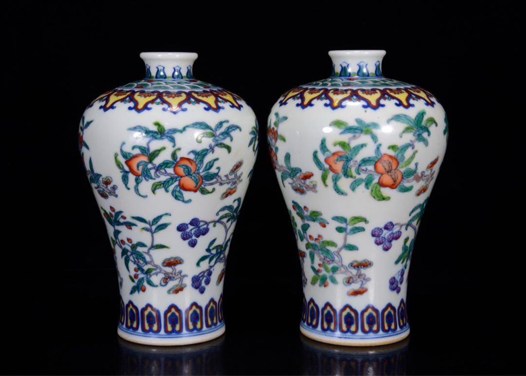 旧蔵　珍品　清国雍正時代の鬥彩三果 模様 梅瓶 　インテリア花瓶置物 インテリア