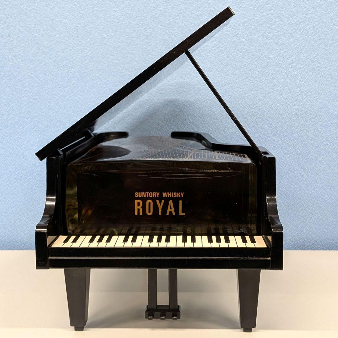 サントリーローヤル　ピアノ型ボトル　特級　従価税率適用　600ml 43％　箱無