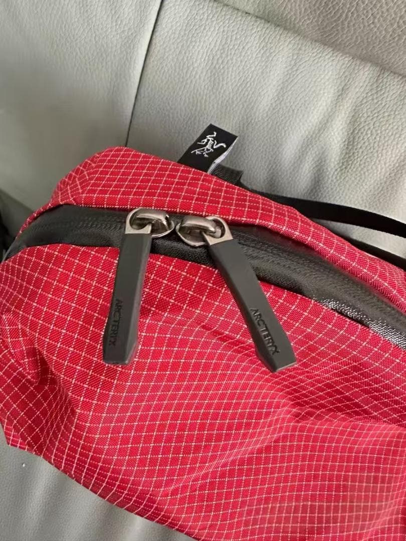 未使用ARC'TERYXバッグパック赤格子