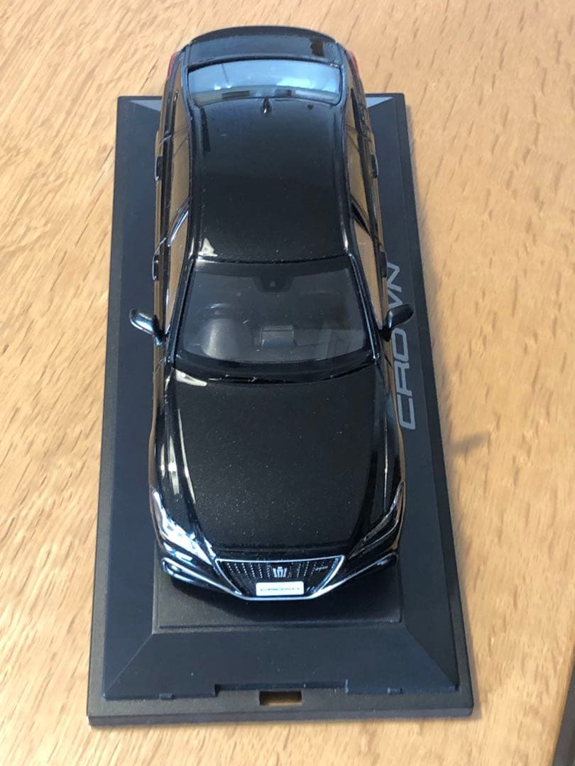 トヨタ 15代目CROWN アスリートRS カラーサンプル♪