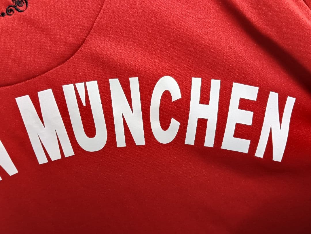正規品！美品！ バイエルン・ミュンヘン　ユニフォーム 10-11 Oサイズ