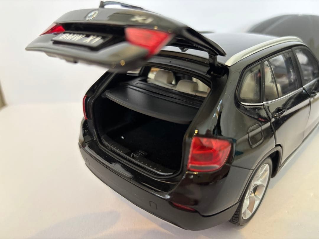  X1 xDrive 28i E84 ミニカー京商 1/18 Kyosho